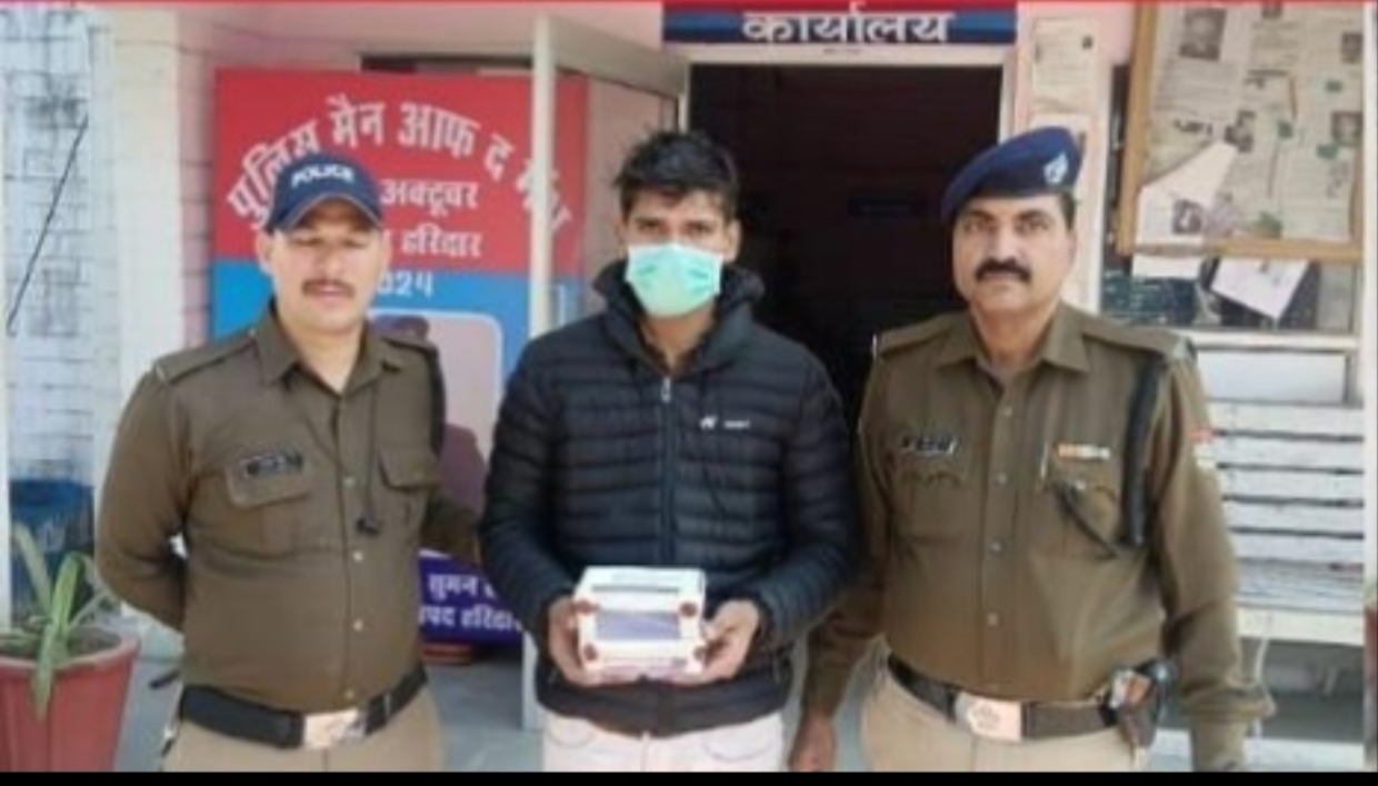 नशा तस्करों पर सिडकुल पुलिस ने 29 ग्राम स्मैक के साथ दो नशा तस्करों को दबोचा।