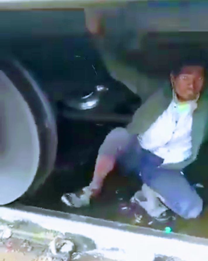 टिकट के पैसे नहीं थे, तो ट्रेन के पहिए के पास बैठकर 250 किमी का सफर किया