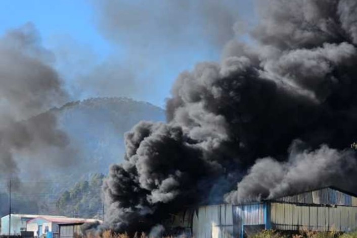 अंडमान जिले के भीमताल क्षेत्र में भीषण अग्निकांड, डीजल बनाने की मशीन में लगी आग.