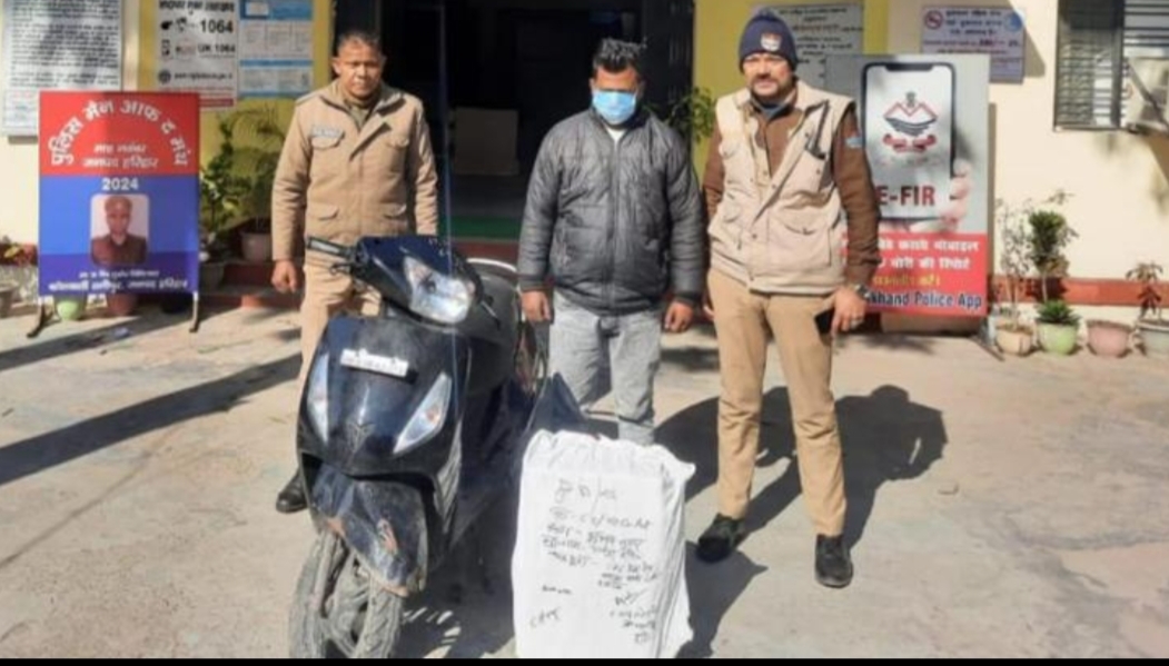 रानीपुर कोतवाली पुलिस की कार्रवाई अवैध शराब के साथ तस्कर गिरफ्तार..