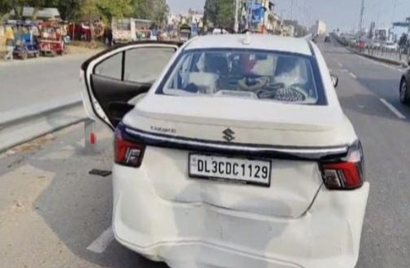 ज्वालापुर में दो कारों की टक्कर, बड़ा हादसा टला