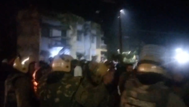 ऋषिकेश से बड़ी खबर: पुलिस ने लोगों पर किया लाठीचार्ज