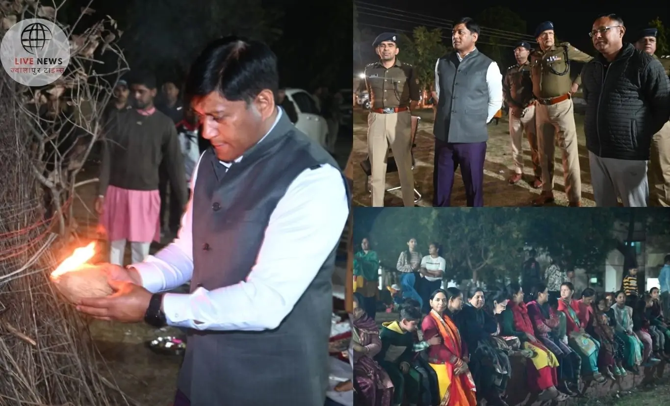 "हरिद्वार पुलिस लाइन में एसएसपी प्रमेन्द्र सिंह डोबाल ने पुलिस परिवार संग होलिका दहन किया।"