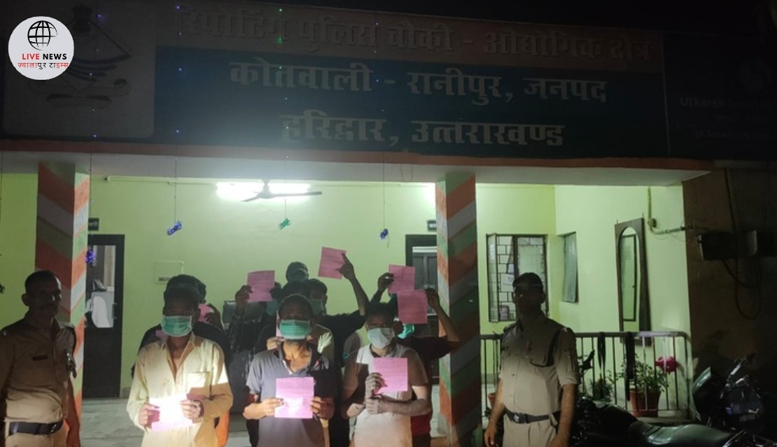 रानीपुर पुलिस टीम द्वारा सार्वजनिक स्थानों पर शराब पीने वालों की चेकिंग अभियान की तस्वीर