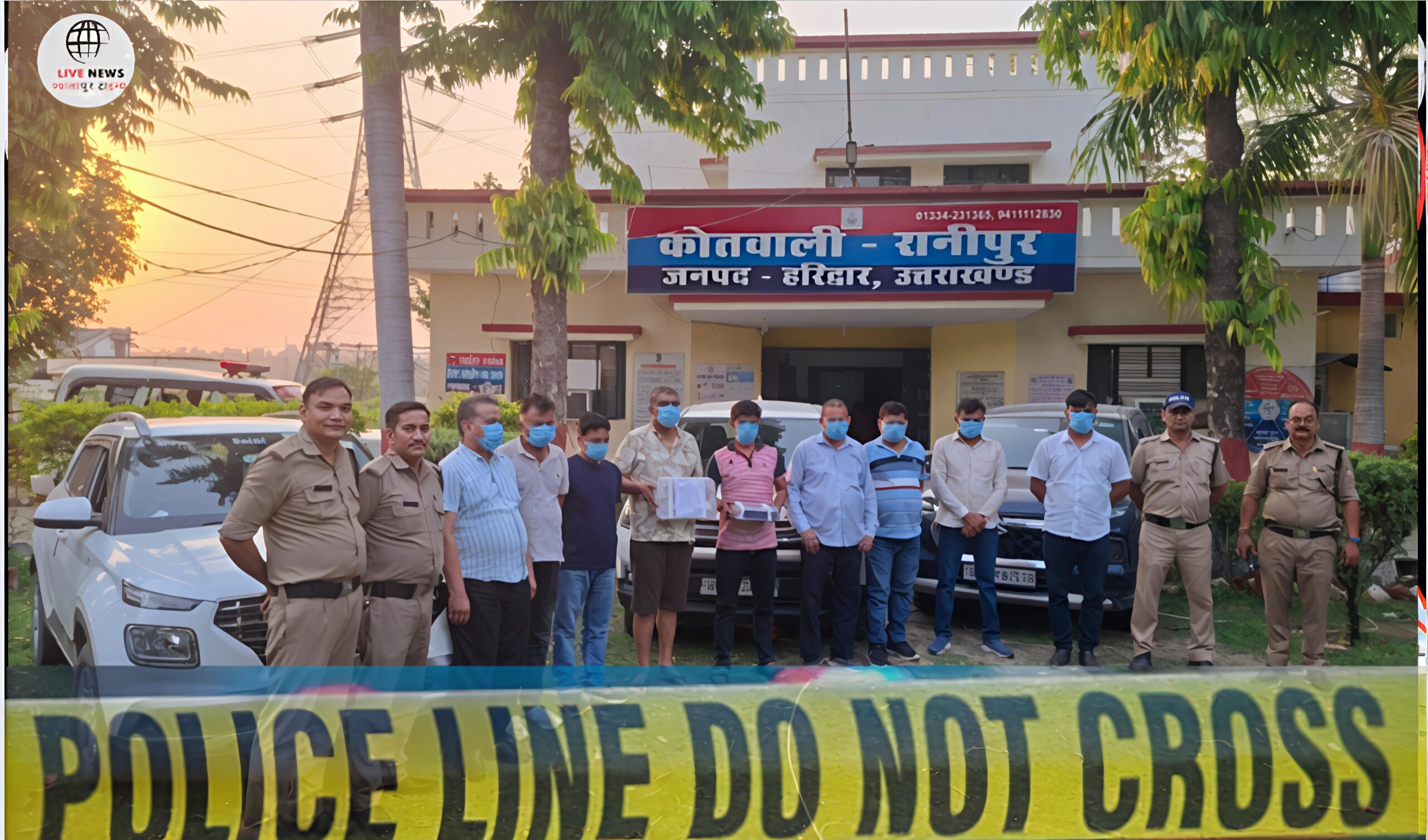"हरिद्वार पुलिस द्वारा होटल डी-ग्लास में जुआ खेलते 9 आरोपियों की गिरफ्तारी के बाद बरामद नकदी व ताश की गड्डियां"