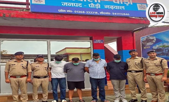 पौड़ी आत्महत्या मामले में गिरफ्तार आरोपी, पुलिस की बड़ी कार्रवाई"