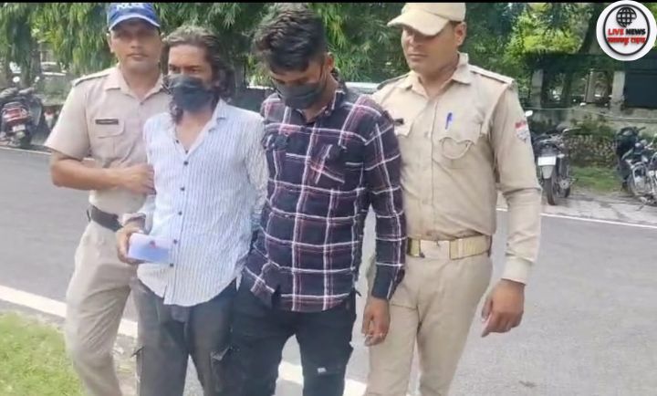 हरिद्वार रेलवे स्टेशन पर पकड़े गए मोबाइल चोर”