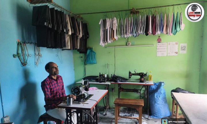 “शांतिकुंज हरिद्वार में श्रद्धालु सर्वपितृ मोक्ष अमावस्या पर सामूहिक श्राद्ध तर्पण और वृक्षारोपण में भाग लेते हुए।”