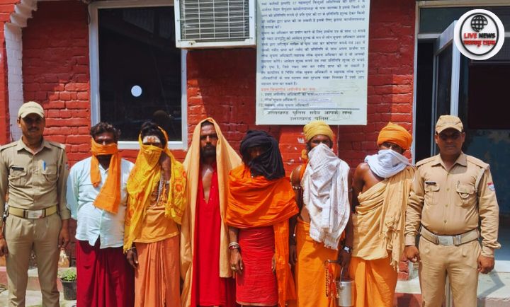“हरिद्वार पुलिस द्वारा पकड़े गए ढोंगी बाबाओं को कोतवाली नगर में पेश करते हुए” “ऑपरेशन कालनेमि के तहत हरिद्वार में पुलिस कार्रवाई का दृश्य”