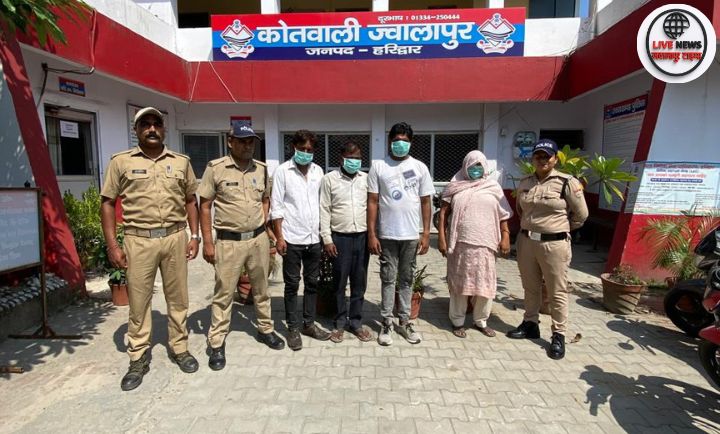 हरिद्वार ज्वालापुर पुलिस द्वारा वारंटियों की गिरफ्तारी अभियान की तस्वीर।