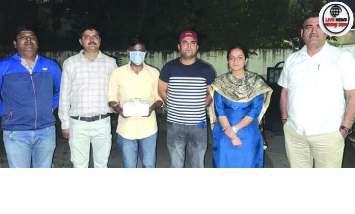 हरिद्वार वन विभाग ने नारसन से फरार सर्प तस्कर नितिन कुमार को गिरफ्तार किया, सर्प विष बरामद