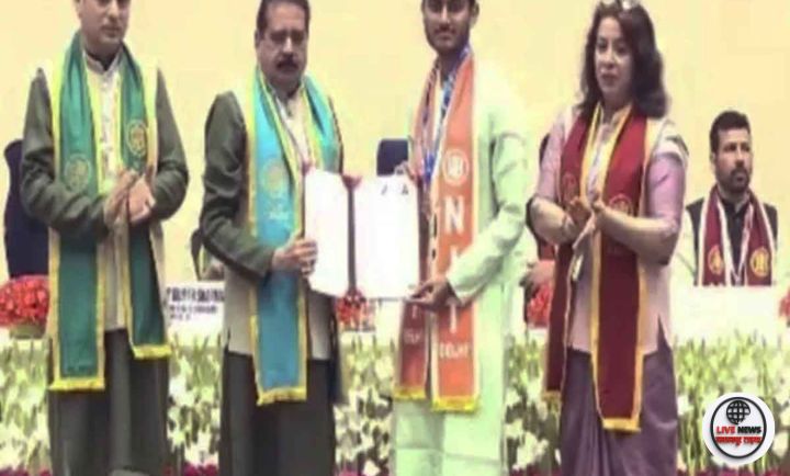 उजाला नगर कांड पर कार्रवाई की मांग करते भाजपा कार्यकर्ताओं द्वारा एसएसपी को ज्ञापन सौंपते हुए तस्वीर