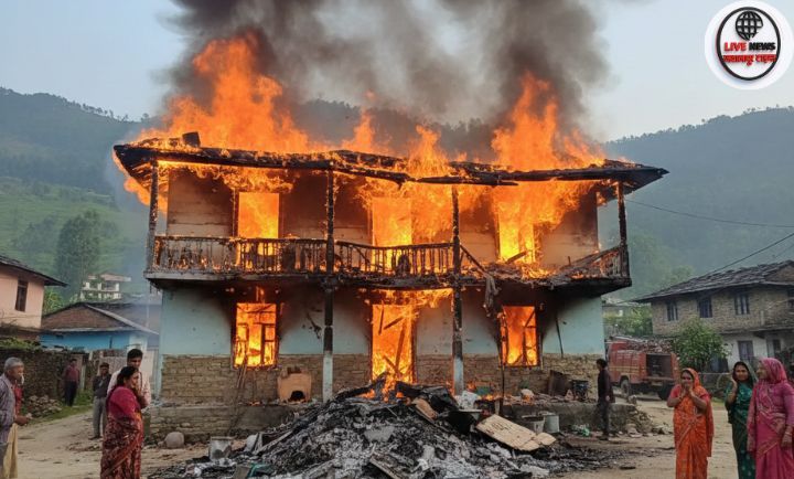 विकासनगर के कंधाड गांव में आग से जला दो मंजिला मकान