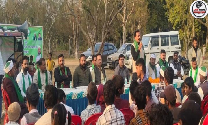 भाकियू तोमर की पंचायत में आंदोलन की तैयारी करते किसान – 13 दिसंबर सीएम आवास कूच"