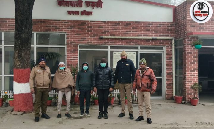 न्यायालय के आदेश पर वारंटियों को गिरफ्तार करती रुड़की पुलिस