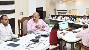 हरिद्वार में सफाई व्यवस्था पर DM मयूर दीक्षित 15 दिन में दिखे जमीन पर असर वरना होगी कार्रवाई…
