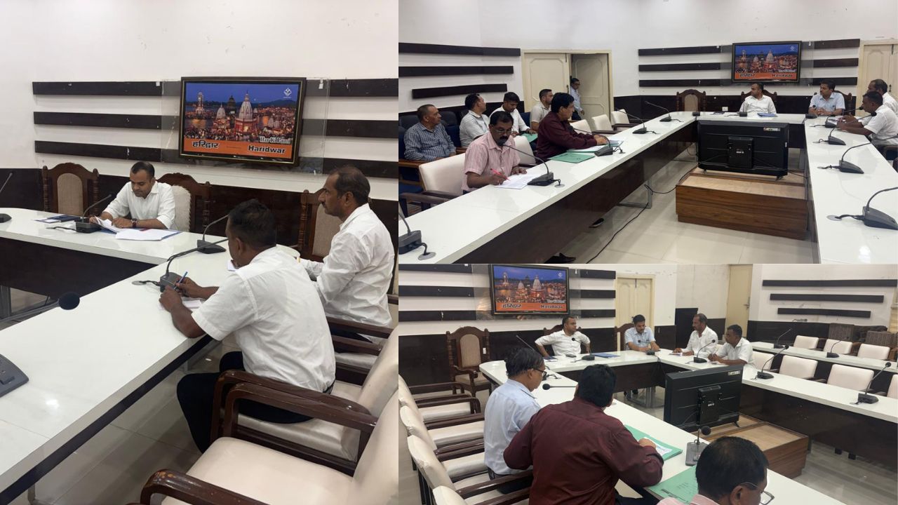 जिलाधिकारी मयूर दीक्षित ने राजनीतिक दलों के साथ की बैठक विशेष गहन पुनरीक्षण कार्यक्रम-2026 के तहत निष्पक्ष…