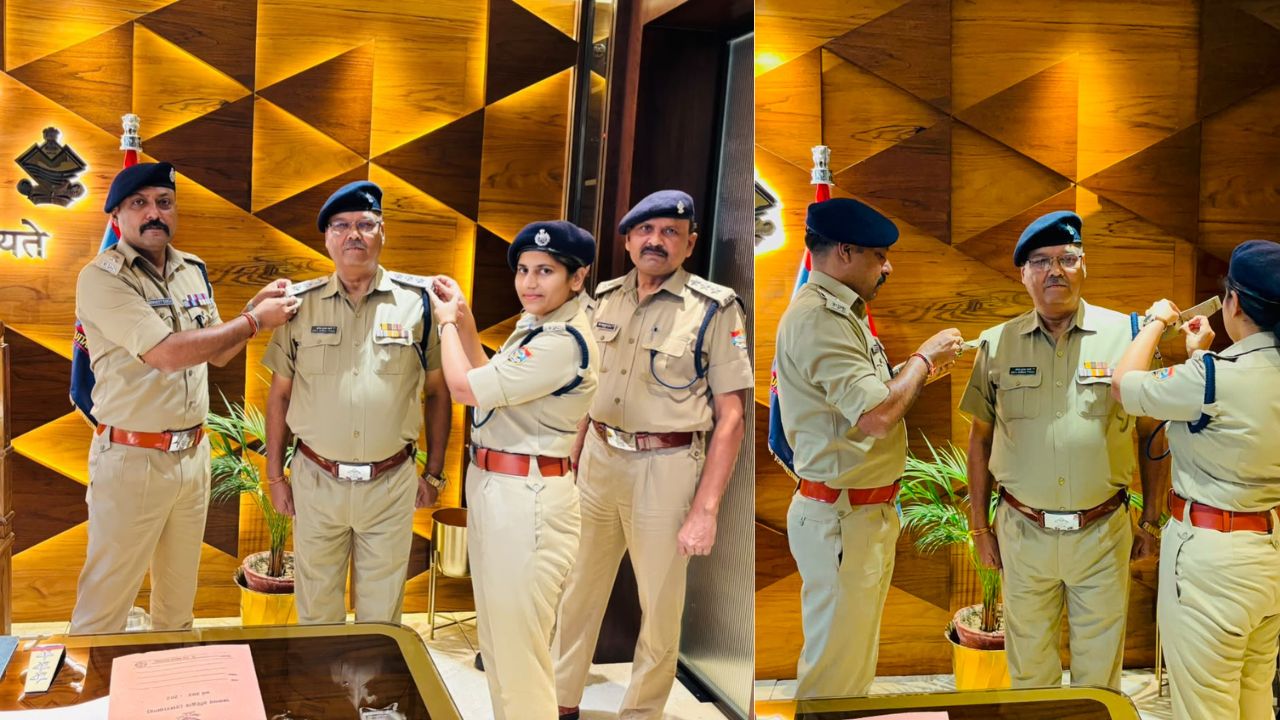 मुख्य अग्निशमन अधिकारी पद पर पदोन्नत होने पर FSO अनिल कुमार त्यागी को SSP नवनीत सिंह द्वारा स्टार लगाकर सम्मानित करते हुए