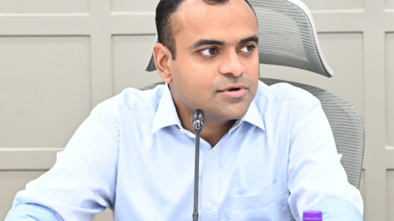 हरिद्वार में ठोस अपशिष्ट प्रबंधन नियम-2026 के पालन में तेजी डीएम मयूर दीक्षित ने सभी विभागों को दिए समयबद्ध KPI प्रविष्टि के निर्देश…