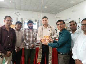 रुड़की पुस्तक प्रदर्शनी में पहुंचे जिले के वरिष्ठ अधिकारी, विद्यार्थियों से पुस्तकों से जुड़ने का किया आह्वान