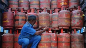 LPG :16 अगस्त के बाद LPG सिलेंडर बुकिंग में आएगी परेशानी? आज ही करा लें ये जरूरी काम