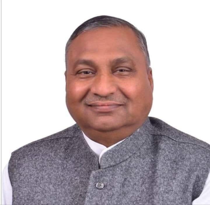 लक्सर विधायक मोहम्मद शहजाद एसआईआर शिकायत को लेकर एसडीएम से जानकारी लेते हुए