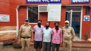 कांवड़ बाजार में कांवड़ बनाने को लेकर विवाद पुलिस ने तीन लोगों को हिरासत में लिया…