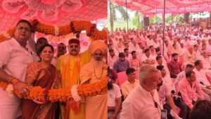 खानपुर में जलभराव प्रभावित किसानों से मिले प्रभारी मंत्री सतपाल महाराज बाढ़ नियंत्रण कार्यों की समीक्षा…