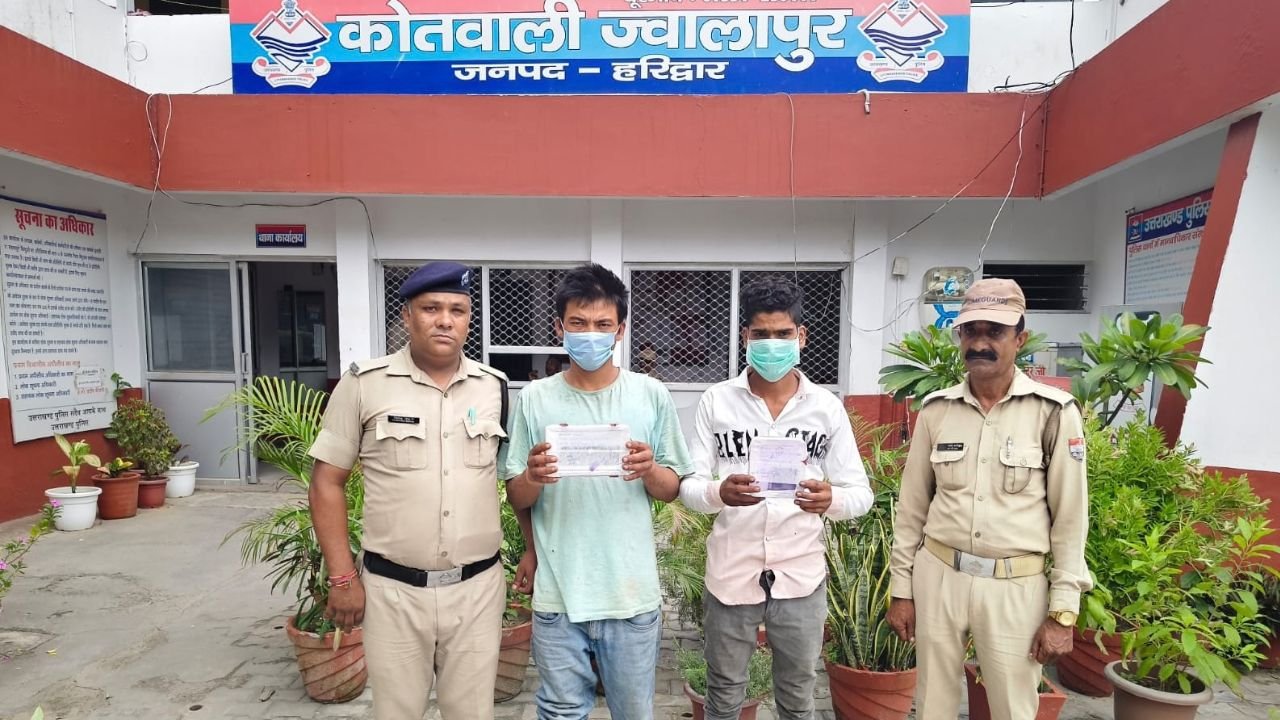 हरिद्वार के ज्वालापुर में कार का शीशा तोड़कर मोबाइल और नकदी चोरी के मामले में पुलिस की कार्रवाई