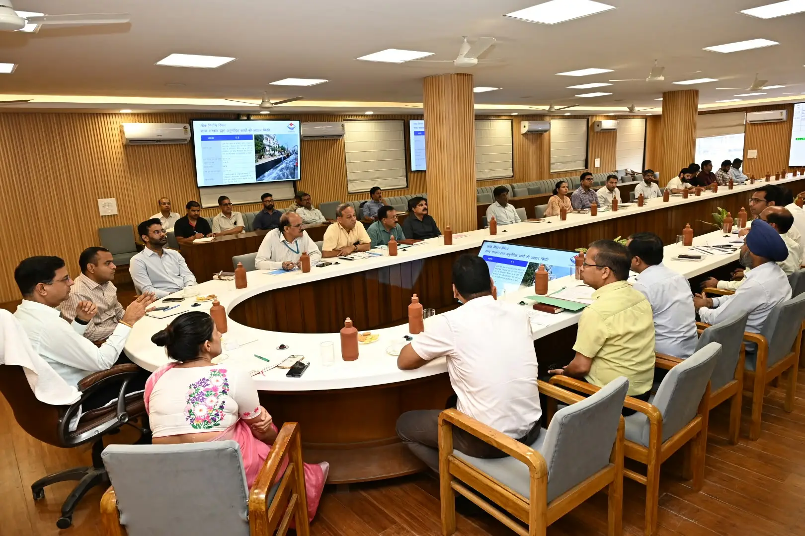 कुंभ मेला 2027 की तैयारियों के तहत हरिद्वार में सड़क और पुल निर्माण कार्यों की समीक्षा