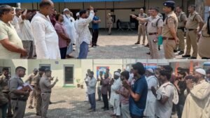 भगवानपुर में गौकशी और गोवंश संबंधी अपराधों पर पुलिस की सख्ती 45 पूर्व अभियुक्तों का सत्यापन…