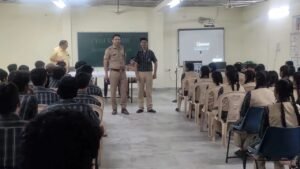 हरिद्वार के स्कूल में साइबर जागरूकता कार्यक्रम छात्रों को ठगी और संदिग्ध लिंक से बचने की दी जानकारी…