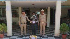 झबरेड़ा में 52 टेट्रा पैक देशी शराब के साथ एक आरोपित गिरफ्तार…