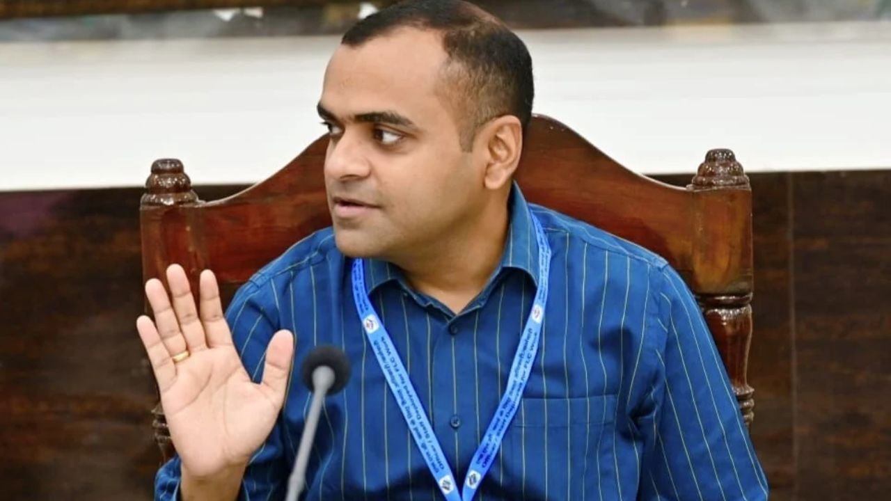 लालजीवाला पार्किंग में बसों की चेकिंग, परिवहन विभाग ने 20 के चालान किए और 3 बसें सीज कीं